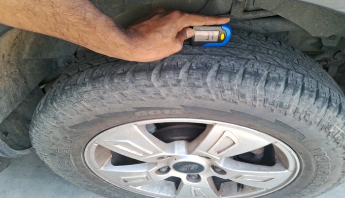 2013 Mahindra XUV500 W8, Diesel, Manual, 1,57,729 km, tyre