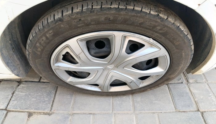 2023 Tata ALTROZ XM PETROL, Petrol, Manual, 26,701 km, tyre