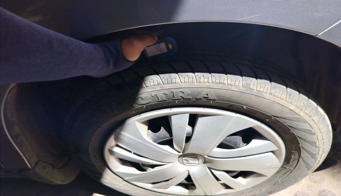 2022 Honda Amaze 1.2L I-VTEC S, Petrol, Manual, 27,093 km, tyre