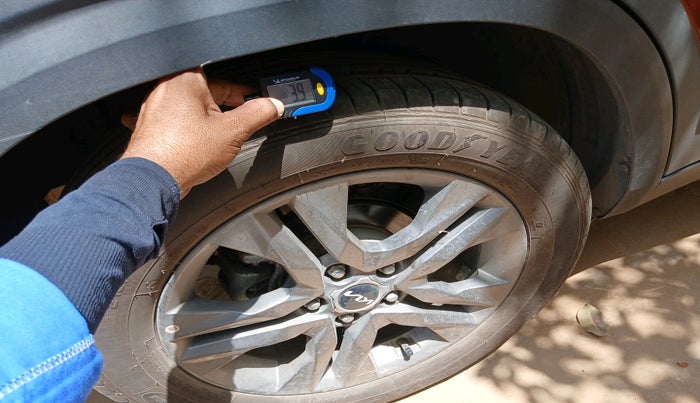 2023 KIA SELTOS HTX PETROL 1.5, Petrol, Manual, 7,223 km, tyre