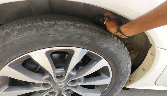 2012 Renault Koleos 4x4 AT, Diesel, Automatic, 1,28,991 km, tyre