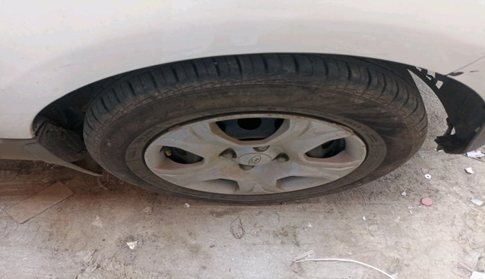 2014 Ford Ecosport AMBIENTE 1.5L DIESEL, Diesel, Manual, 1,53,880 km, tyre