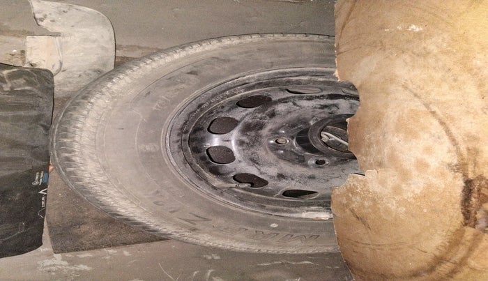 2011 Ford Fiesta Classic SXI 1.6 PETROL, Petrol, Manual, 99,061 km, tyre