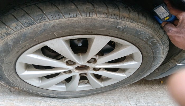 2015 Maruti Ertiga ZXI, Petrol, Manual, 50,908 km, tyre