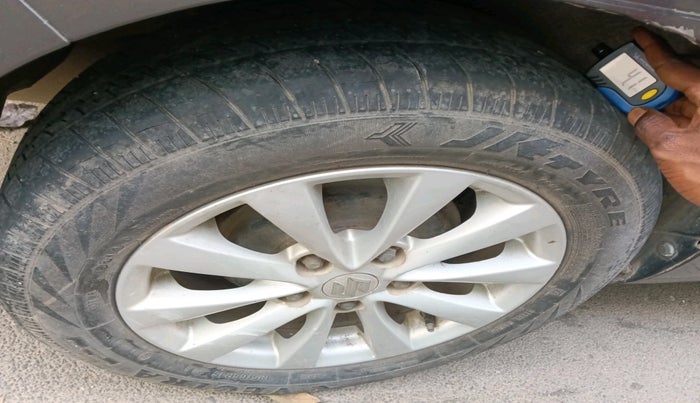 2015 Maruti Ertiga ZXI, Petrol, Manual, 50,908 km, tyre