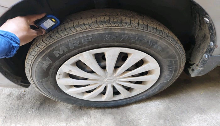 2015 Maruti Swift Dzire VXI, Petrol, Manual, 1,01,976 km, tyre