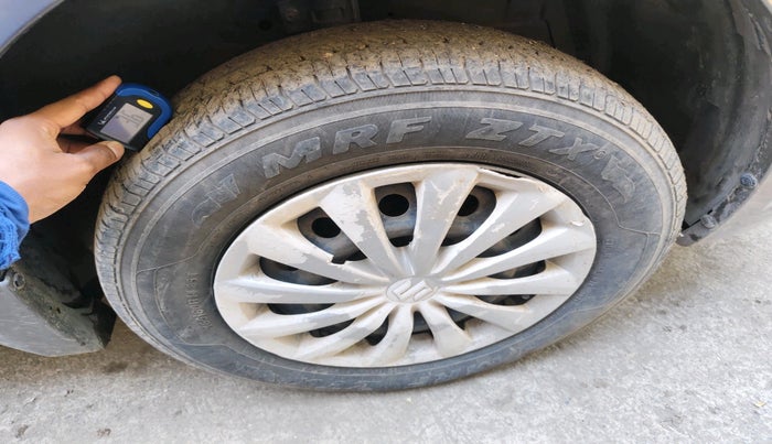 2015 Maruti Swift Dzire VXI, Petrol, Manual, 1,01,976 km, tyre