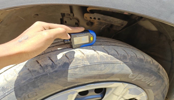 2021 Hyundai VENUE S+ 1.2, Petrol, Manual, 41,942 km, tyre