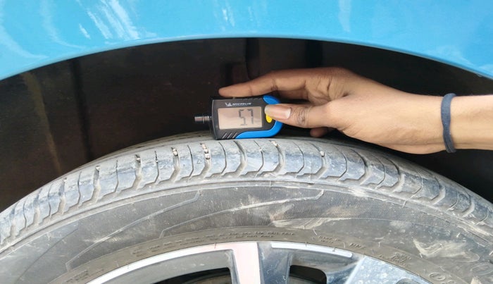 2022 Skoda SLAVIA STYLE 1.0L TSI MT, Petrol, Manual, 27,095 km, tyre