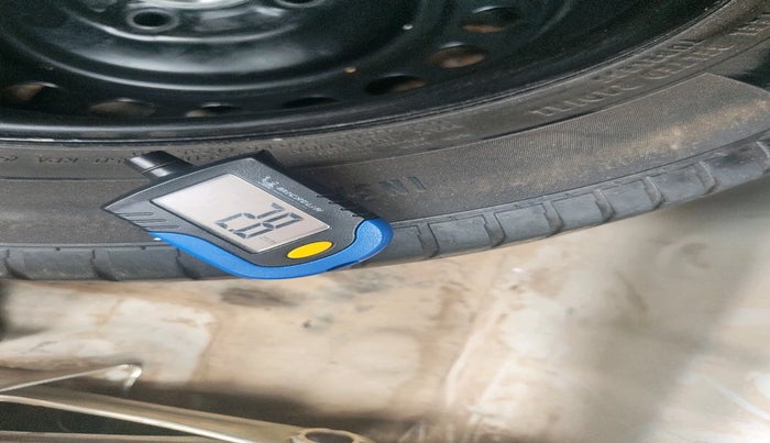 2014 Honda City 1.5L I-DTEC V, Diesel, Manual, 2,13,834 km, tyre