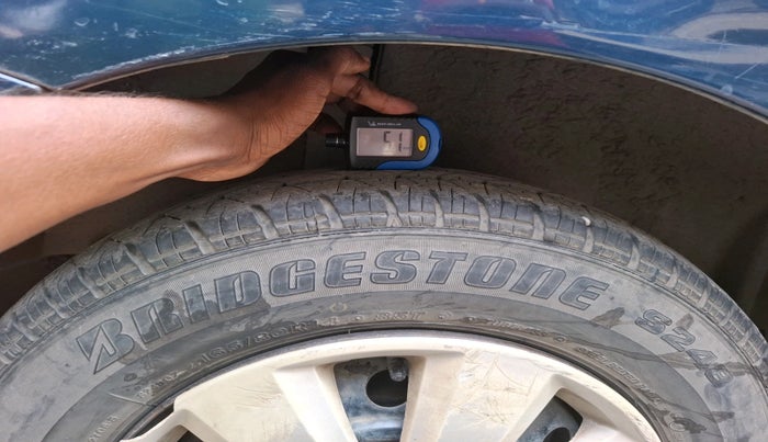 2008 Maruti Swift Dzire VXI 1.3, Petrol, Manual, 2,33,361 km, tyre