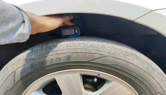 2011 Maruti Swift Dzire ZXI, Petrol, Manual, 85,800 km, tyre