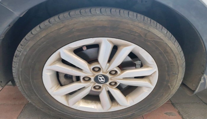 2016 Hyundai Creta SX PLUS AT 1.6 DIESEL, Diesel, Automatic, 1,31,740 km, tyre