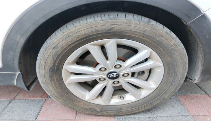 2016 Hyundai Creta SX PLUS AT 1.6 DIESEL, Diesel, Automatic, 1,31,740 km, tyre