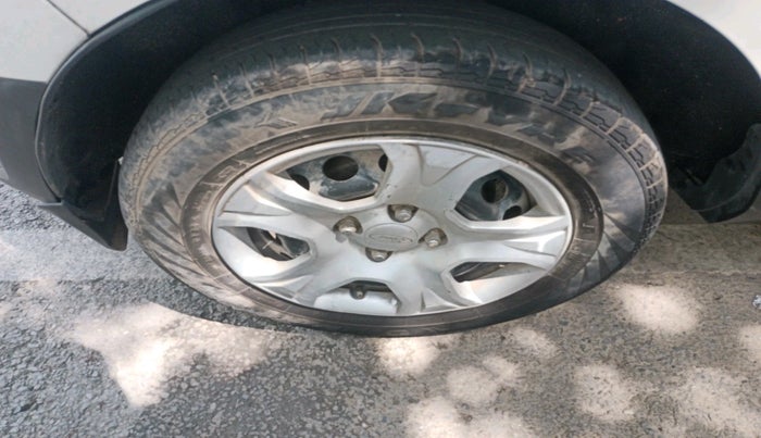 2014 Ford Ecosport TREND 1.5L PETROL, Petrol, Manual, 1,09,347 km, tyre