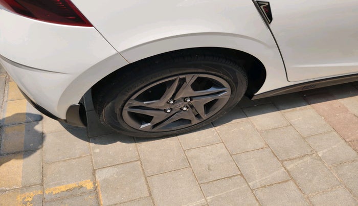 2022 Hyundai NEW I20 Sportz 1.2 IVT, Petrol, Automatic, 22,429 km, tyre