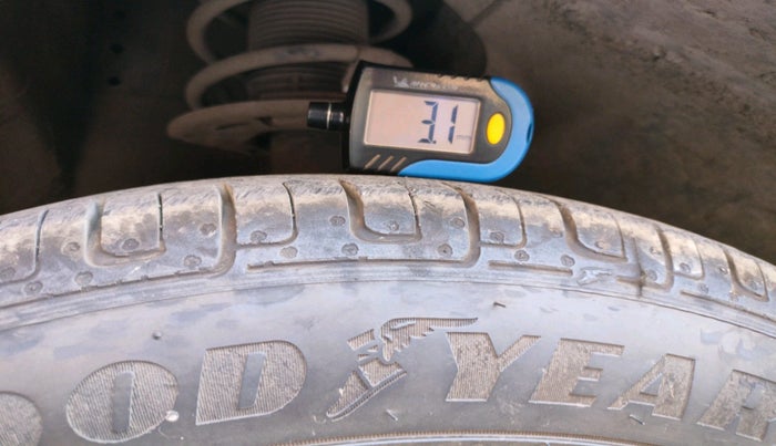 2019 Maruti Swift VXI AMT, Petrol, Automatic, 50,698 km, tyre