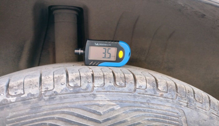 2019 Maruti Swift VXI AMT, Petrol, Automatic, 50,698 km, tyre