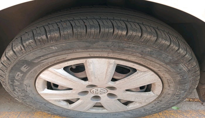 2012 Volkswagen Vento TRENDLINE 1.6, Petrol, Manual, 1,92,641 km, tyre