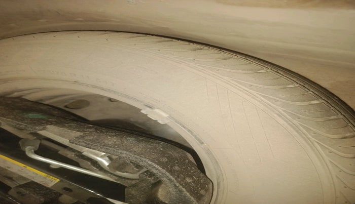 2014 Volkswagen Polo HIGHLINE1.2L, Petrol, Manual, 57,271 km, tyre