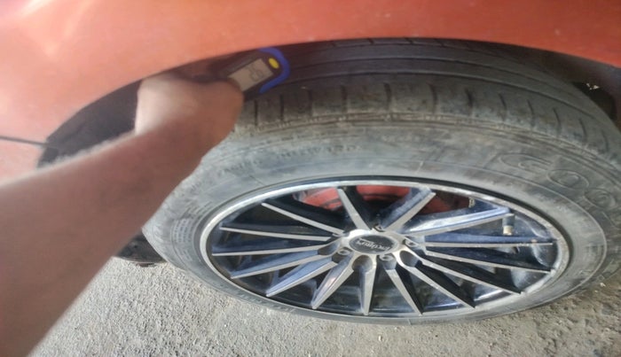 2014 Volkswagen Polo HIGHLINE1.2L, Petrol, Manual, 57,271 km, tyre