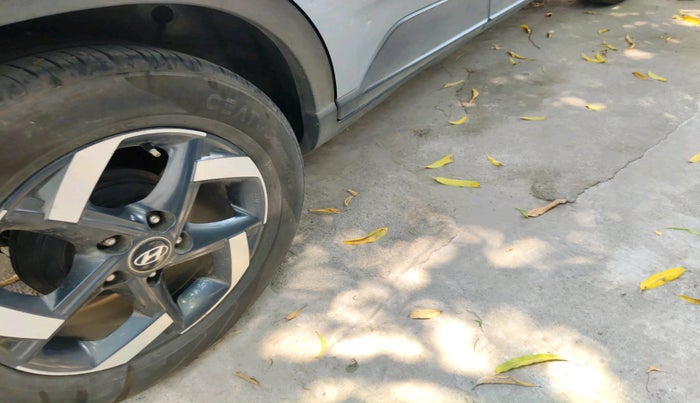 2019 Hyundai VENUE SX PLUS 1.0 TURBO DCT, Petrol, Automatic, 1,39,081 km, tyre