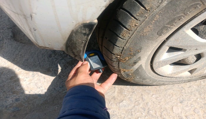 2016 Hyundai Grand i10 SPORTZ 1.2 KAPPA VTVT, CNG, Manual, 51,261 km, tyre