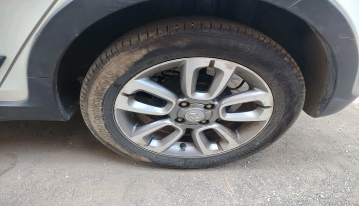 2017 Hyundai i20 Active 1.2 SX, Petrol, Manual, 31,329 km, tyre