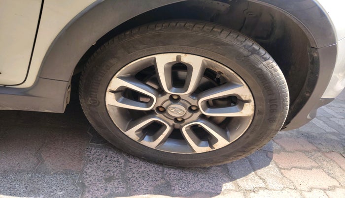 2017 Hyundai i20 Active 1.2 SX, Petrol, Manual, 31,329 km, tyre