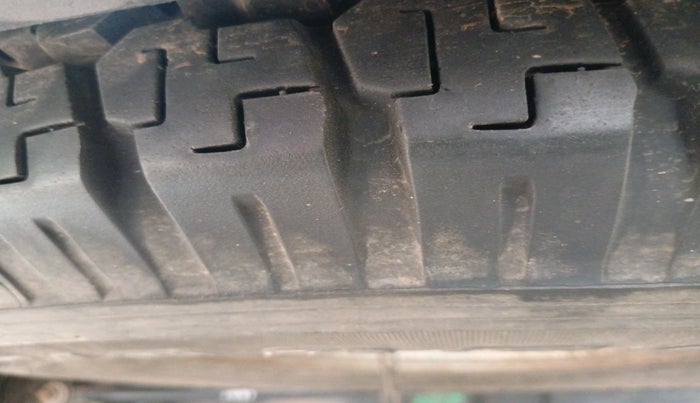 2017 Tata Hexa XT 4X2 6 STR, Diesel, Manual, 1,25,270 km, tyre