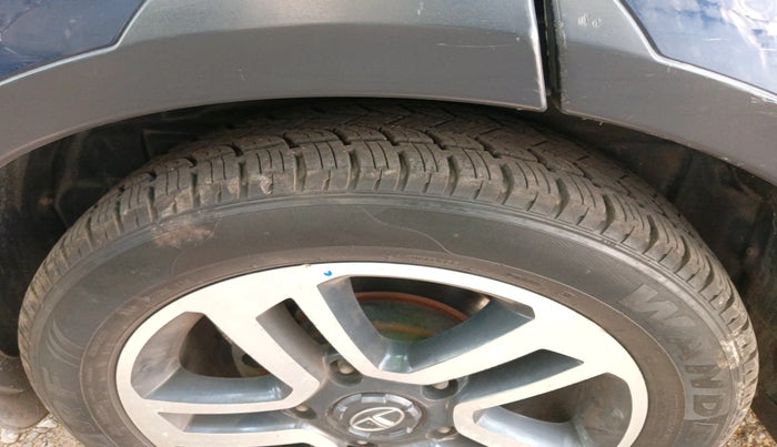 2017 Tata Hexa XT 4X2 6 STR, Diesel, Manual, 1,25,270 km, tyre