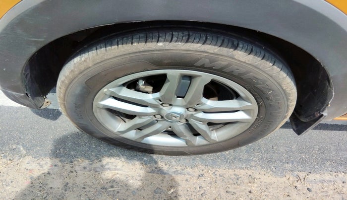 2020 Renault TRIBER RXZ, Petrol, Manual, 64,791 km, tyre