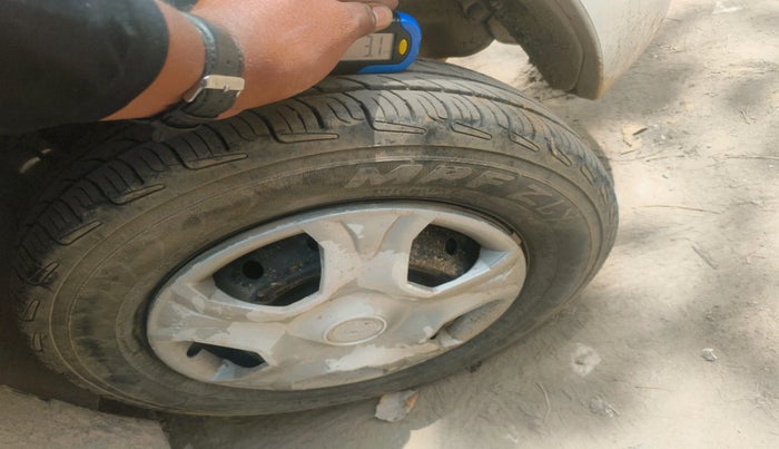 2017 Maruti Alto 800 LXI CNG, CNG, Manual, 82,618 km, tyre