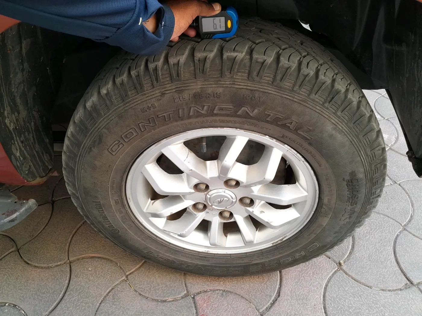 2016 Mahindra TUV300 T8, Diesel, Manual, 1,28,969 km, tyre