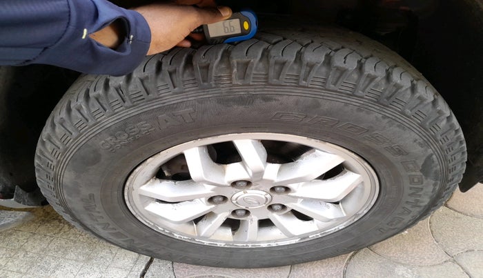 2016 Mahindra TUV300 T8, Diesel, Manual, 1,28,969 km, tyre