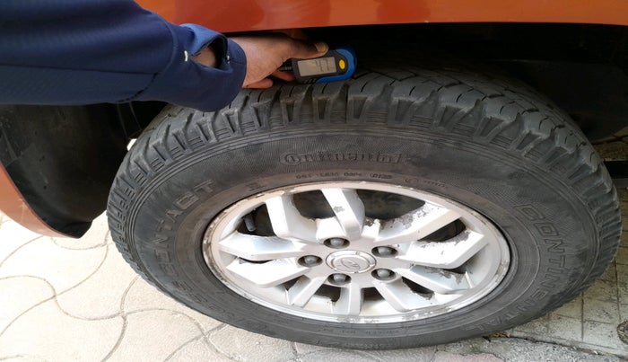 2016 Mahindra TUV300 T8, Diesel, Manual, 1,28,969 km, tyre