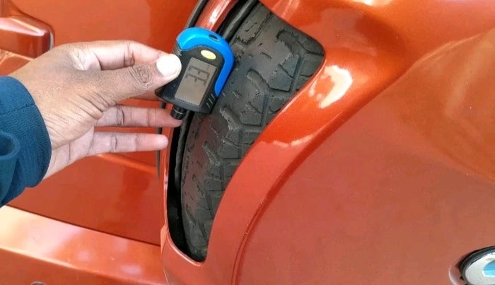 2016 Mahindra TUV300 T8, Diesel, Manual, 1,28,969 km, tyre