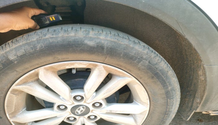 2017 Hyundai Creta SX PLUS 1.6 PETROL, Petrol, Manual, 1,51,299 km, tyre