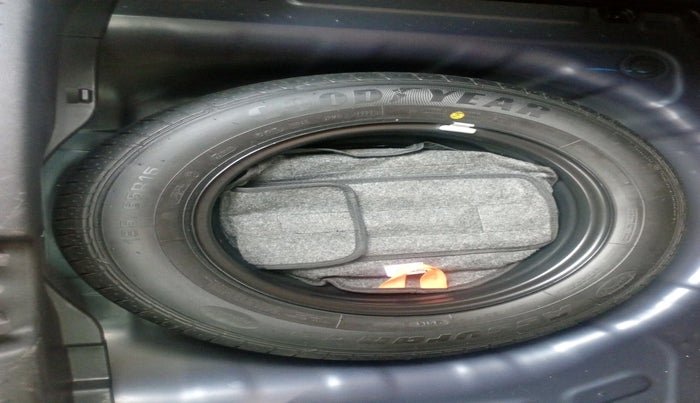 2023 Hyundai VENUE S(O) 1.2, Petrol, Manual, 27,916 km, tyre