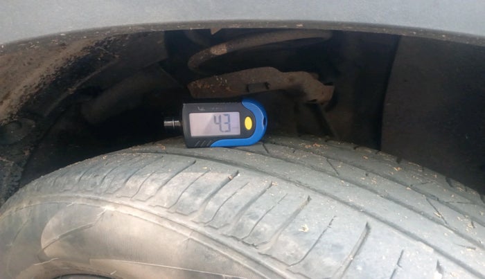 2023 Hyundai VENUE S(O) 1.2, Petrol, Manual, 27,916 km, tyre