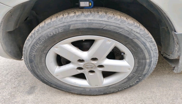 2009 Nissan X Trail T30, Diesel, Manual, 1,30,303 km, tyre