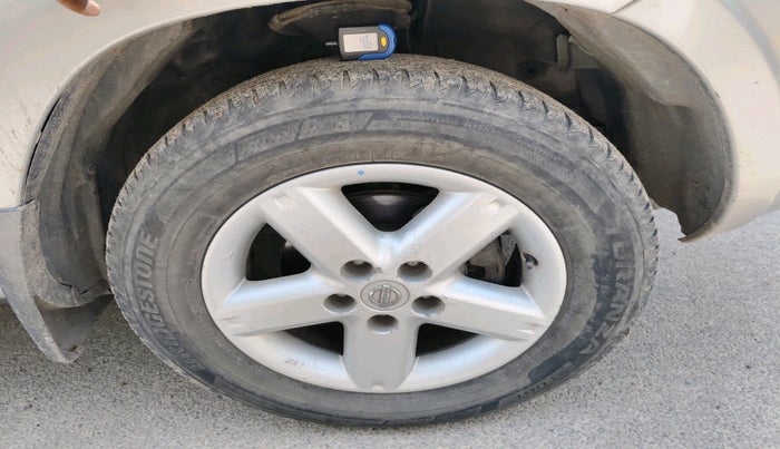 2009 Nissan X Trail T30, Diesel, Manual, 1,30,303 km, tyre