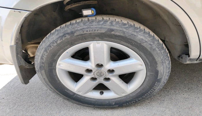 2009 Nissan X Trail T30, Diesel, Manual, 1,30,303 km, tyre