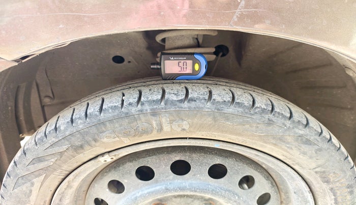 2013 Maruti Wagon R 1.0 VXI, Petrol, Manual, 1,03,057 km, tyre