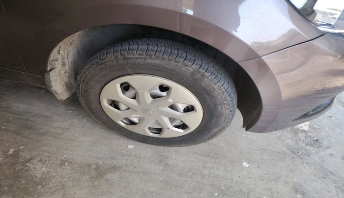 2016 Tata Tiago XE PETROL, Petrol, Manual, 22,999 km, tyre