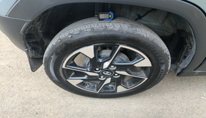 2023 Tata PUNCH ACCOMPLISHED DAZZLE SUNROOF CNG MT, CNG, Manual, 31,765 km, tyre