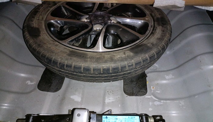 2019 Hyundai Xcent S 1.2, Petrol, Manual, 38,469 km, tyre