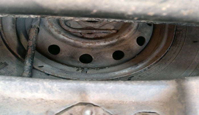 2011 Maruti Wagon R 1.0 LXI CNG, CNG, Manual, 1,30,873 km, tyre