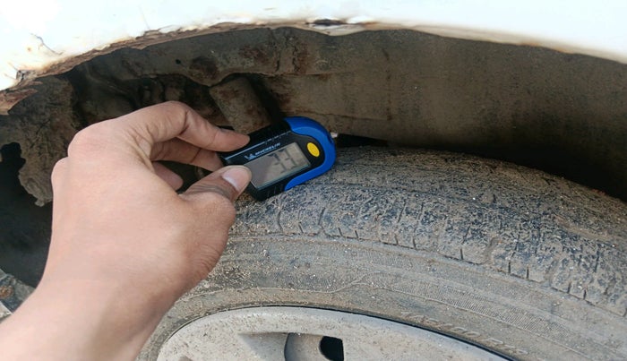 2011 Maruti Wagon R 1.0 LXI CNG, CNG, Manual, 1,30,873 km, tyre