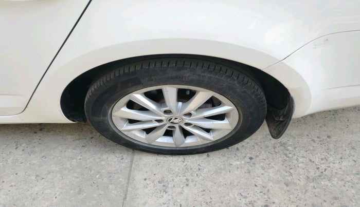 2016 Skoda Octavia ELEGANCE 1.8 TSI AT, Petrol, Automatic, 64,333 km, tyre